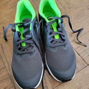 Nike Sneakers Size 6Y